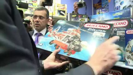 Montebourg appelle à acheter des jouets de Noël "made in France"