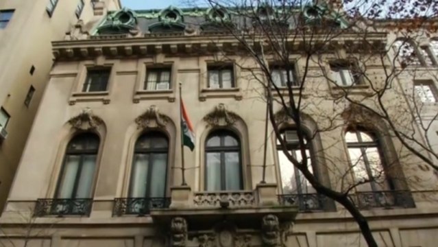 Arrested Indian diplomat to fight charges of U.S. visa fraud