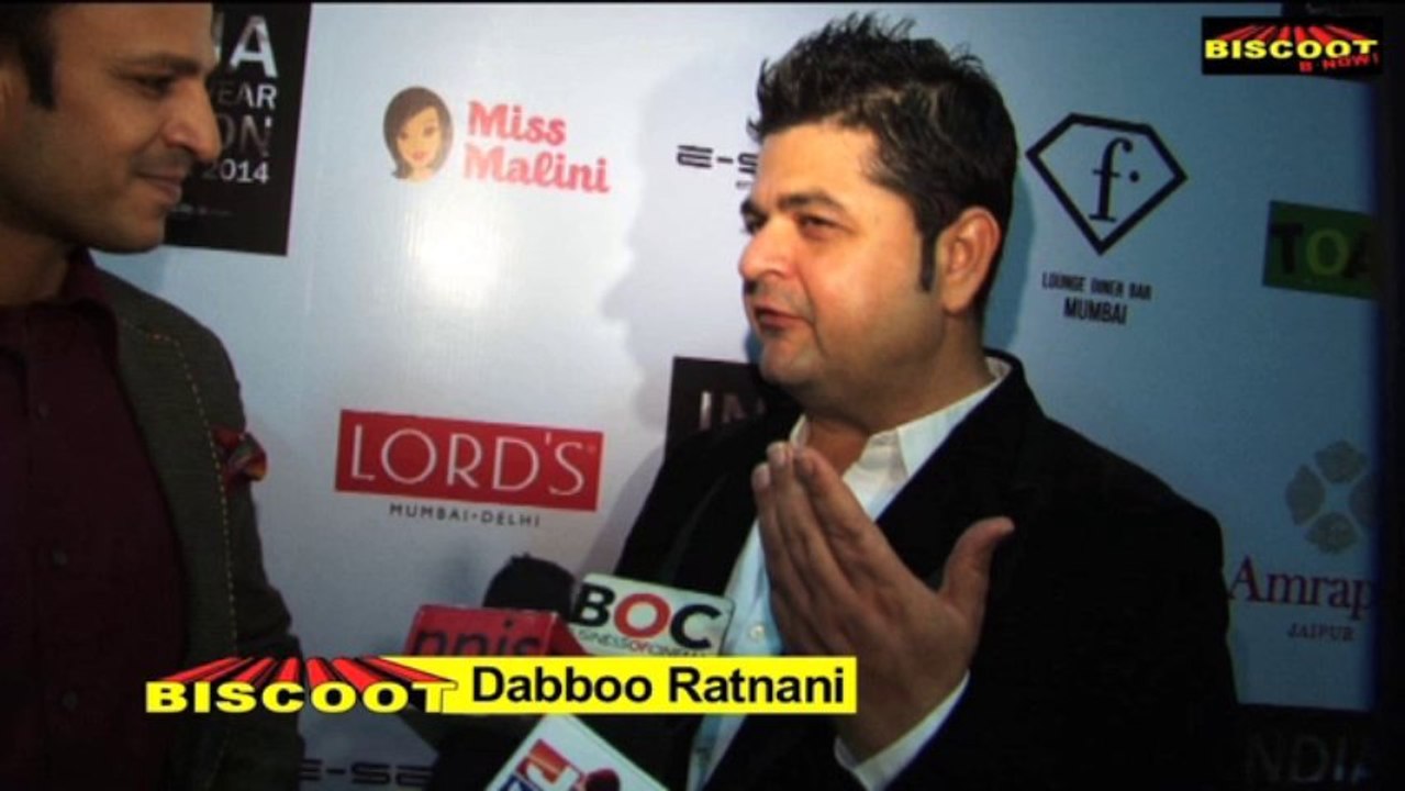 Kangana flaunts her sexy body!