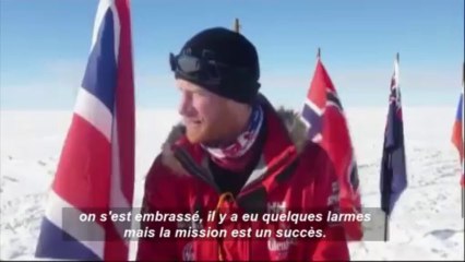 Le Prince Harry fête son arrivée au Pôle Sud