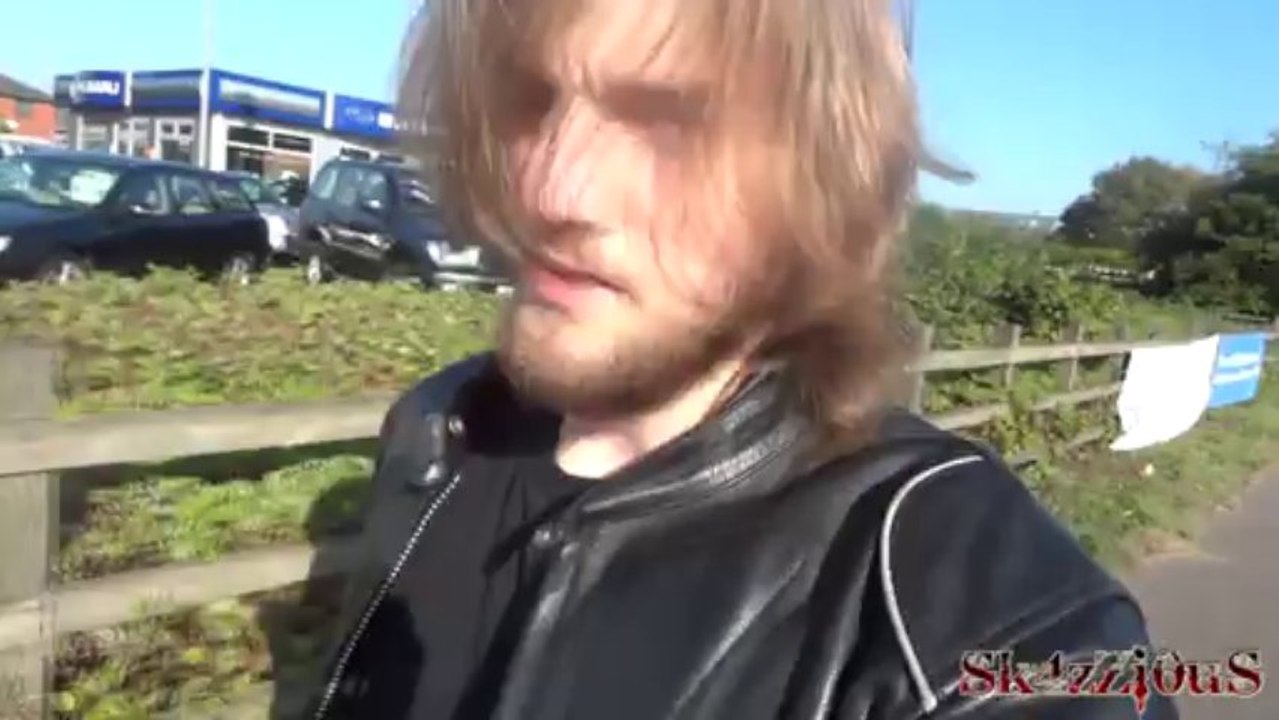 IRL Questing Walking On Broken Bones - Vlog Day 53 30/09/2011