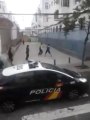Policiers Espagnols complètement idiots! Gros fail en voiture!