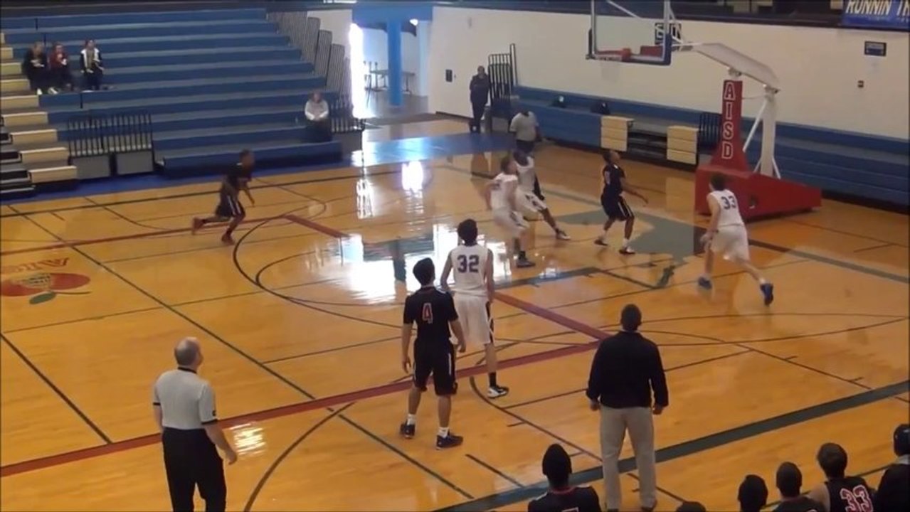 Basket-ball - Un lycéen inscrit un 3-points ,dos au panier, en sauvant une touche