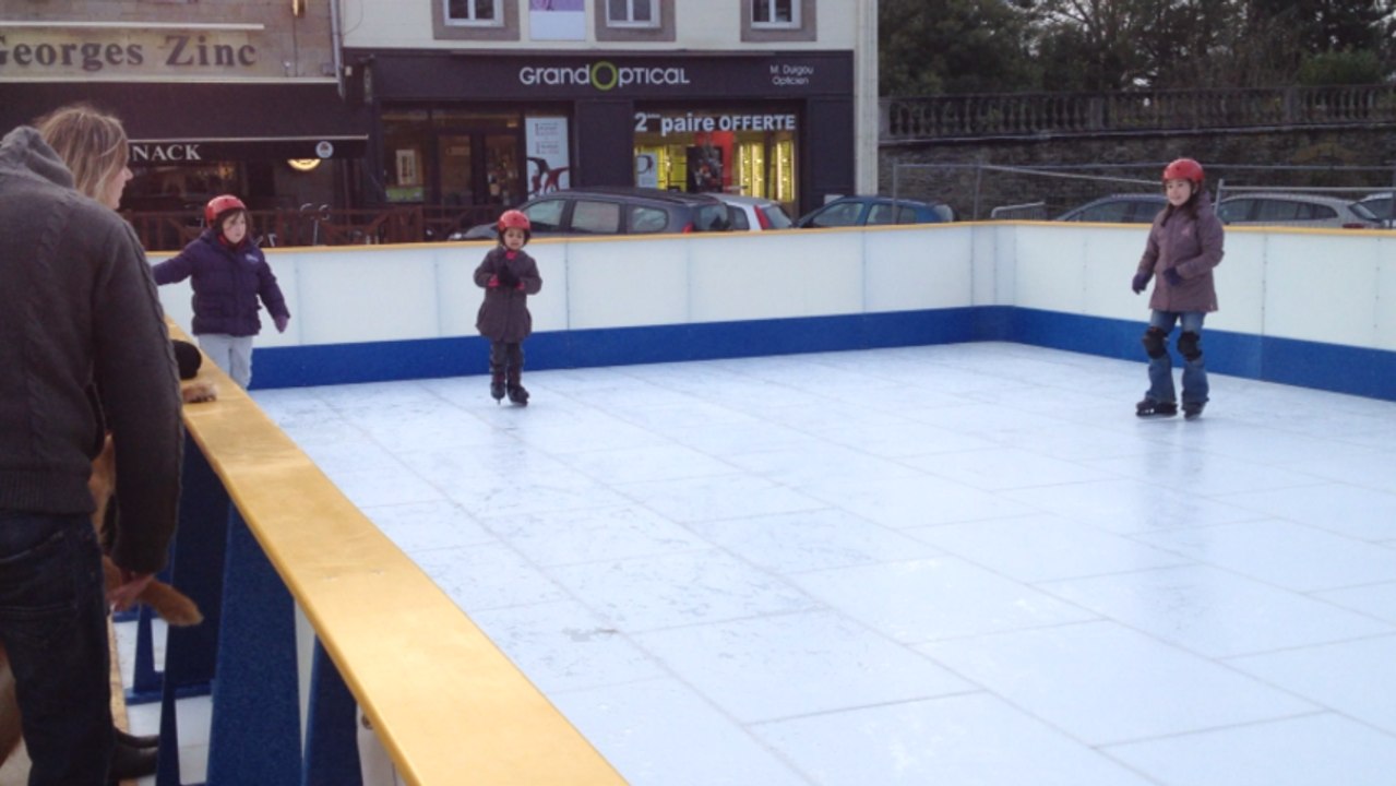 Les enfants profitent des joies de la glisse