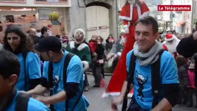 Lannion. Le père Noël arrive par le Léguer