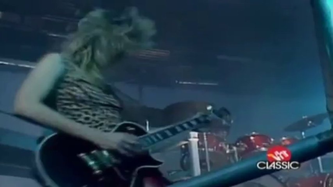 GIRLSCHOOL - Tush