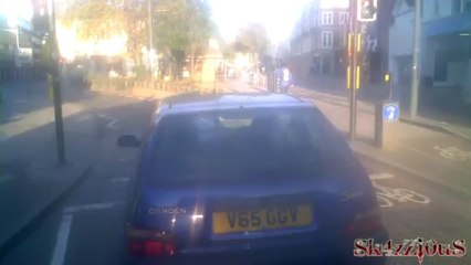 If they don't give you what you want... Walk + an accident - Vlog Day 67 14/10/2011