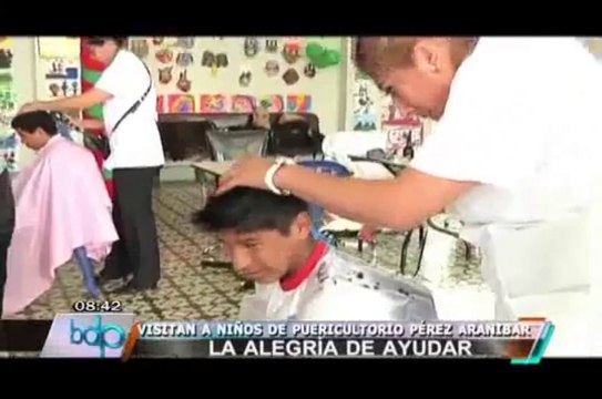 Estilistas regalaron cambios de look a niños del Puericultorio Pérez Araníbar