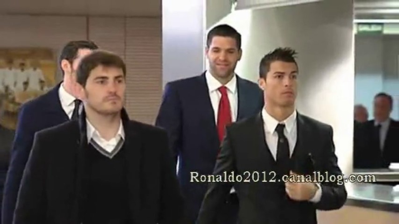 Cristiano Ronaldo Casillas No child without a gift Alma Foundation for childrens Real Madrid