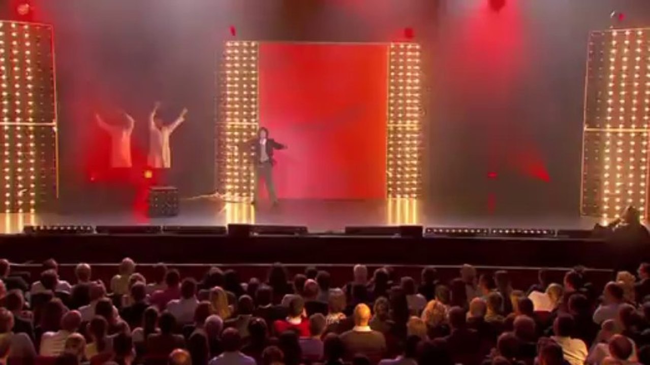 Jonathan Lambert en Damien Baïsé dans son spectacle Perruques