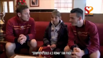 LA ROMA PER TELETHON: TOTTI E LA PICCOLA TIFOSA