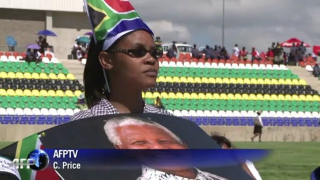Mandela: les Sud-Africains suivent la cérémonie sur écran géant