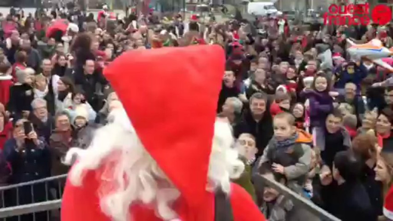 Le Père Noël débarque au port