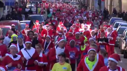 Télécharger la video: Issy-les-Moulineaux : la corrida de Noël