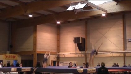 Bérénice et Marie - Trampo 2013 12 08 - Open Moselle à Fameck