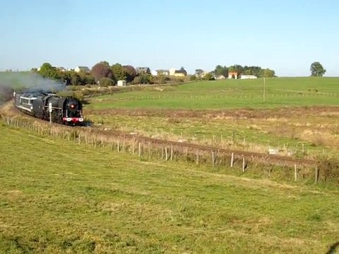 DOUBLE TRACTION 141 R 840 et CC 72084 au départ de Laqueuille, direction Le Mont-Dore. ( film version originale ),