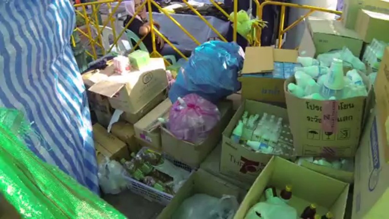 Bangkok (Thailande) 15:12:2013 RUSH Poste medical Democracy Monument