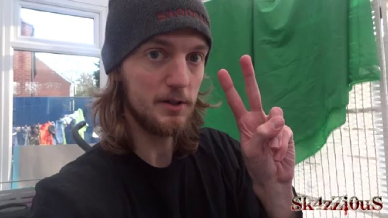 Pikachu eats toast because I hate you and life is unfair - Vlog Day128 14/12/2011