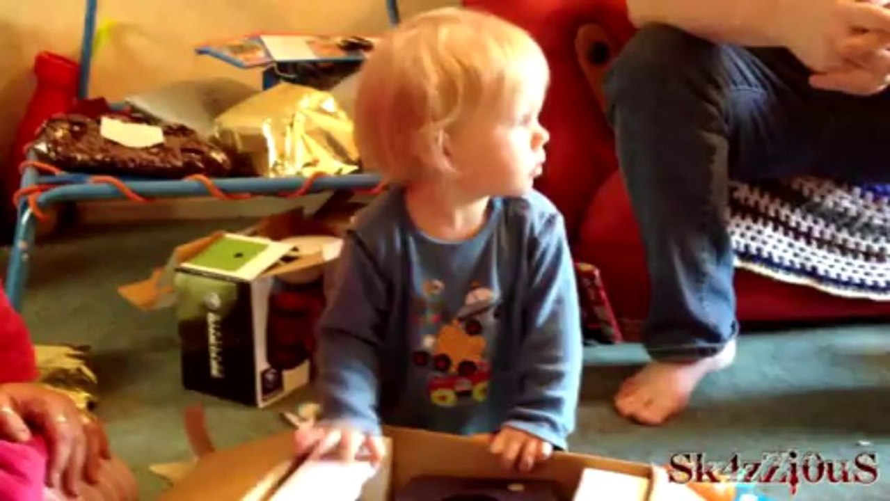 (Fixed audio and Video) Christmas With The Obvious Family - Vlog Day 139 25/12/2011