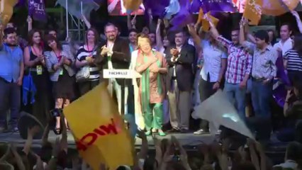 ميشيل باشيليه تحتفل بفوزها في رئاسة تشيلي