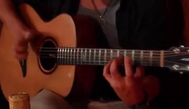 Solo de guitare Acoustique impressionnant!