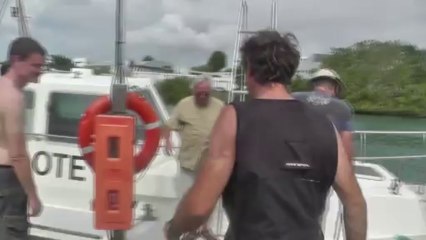 Arrivée d'Eric Jézégou (16e Proto) - Vendredi 13 décembre 2013