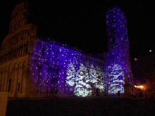 AUGURI da Piazza San Michele, Lucca