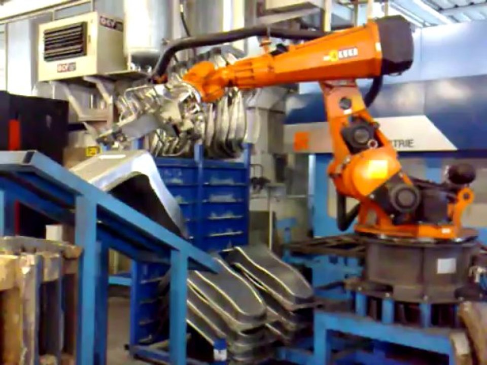 video Erregi 2 Industriale - isola con robot usato Kuka asservimento laser 3D prima industrie