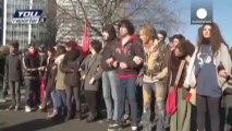 Italy: Police and students clash in Milan at anti-austerity protest