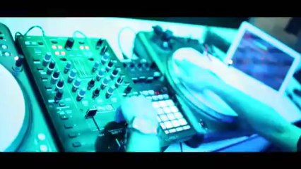 Stevie B feat. Pitbull - Spring Love 2013 ( Radio Mix )