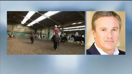 Statut du cheval : "Mange-t-on son chien ou son chat ?", s'interroge Dupont-Aignan