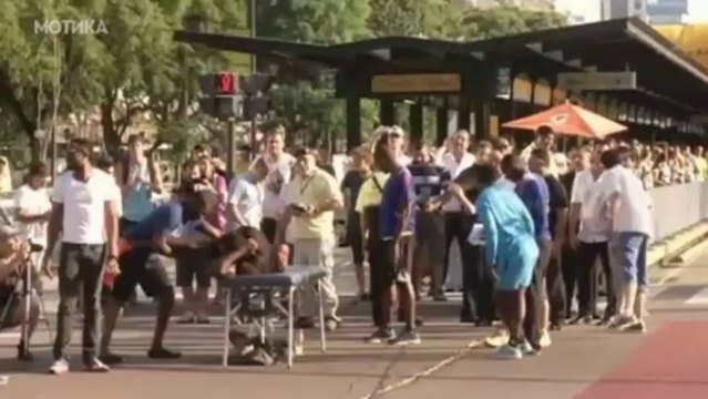 МОТИКА: Може ли Јусеин Болт, најбрзиот човек на светот, да победи автобус?