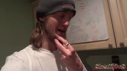 Purple foot bear in a box - Vlog Day 197 21/02/2012