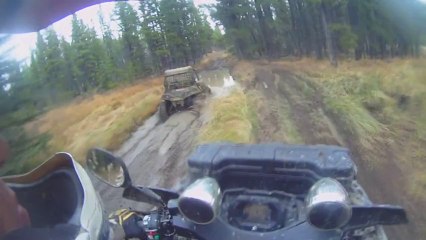 Outlander XT 1000 Following A  Polaris RZR 800