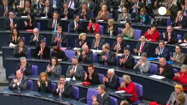 Germania, si del parlamento al terzo governo Merkel