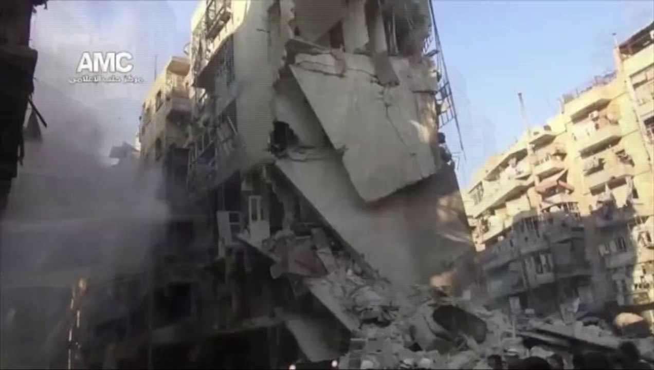 Alep ravagée par des bombardements aériens