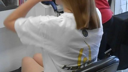 blonde gets her hair cut off