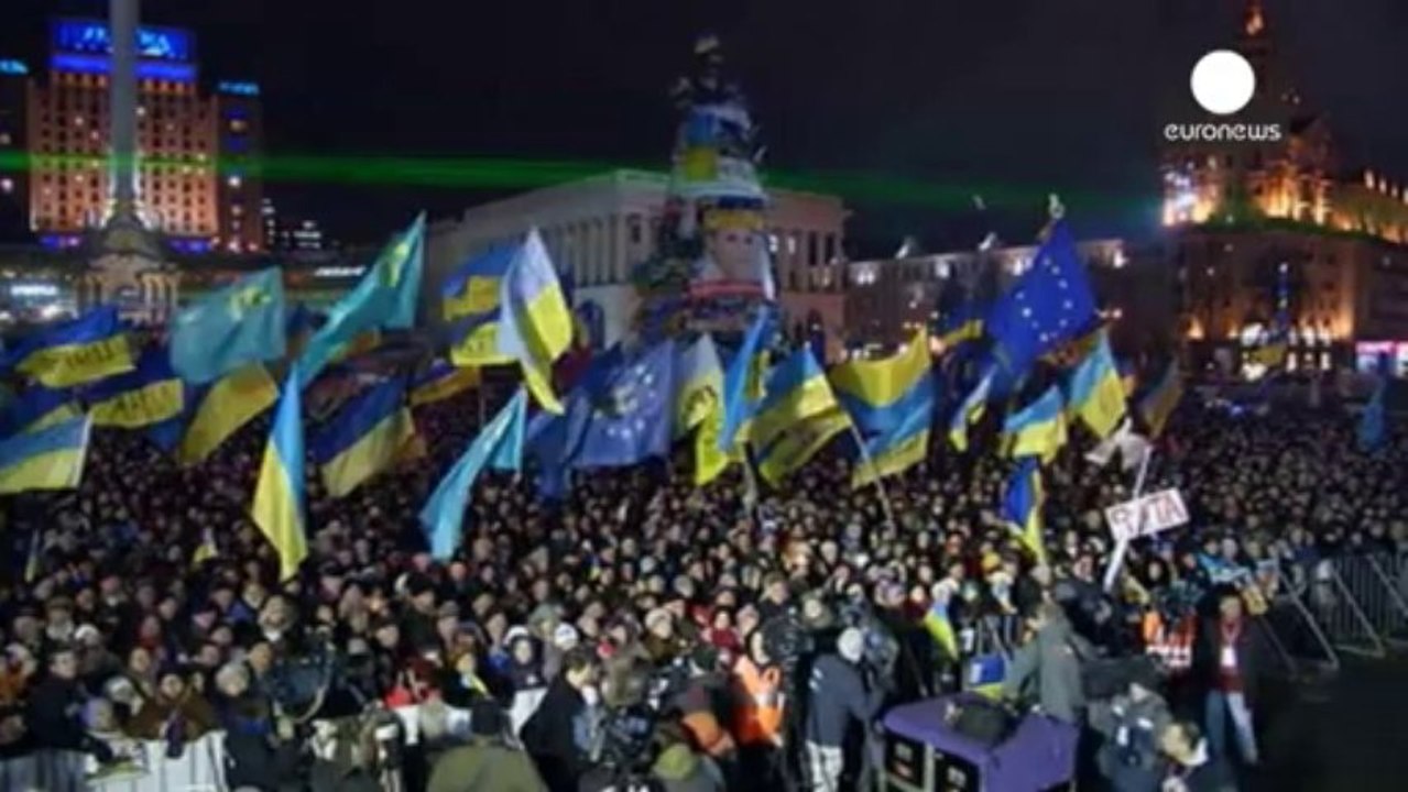 Protests as Russia and Ukraine sign a new trade deal that brings them closer