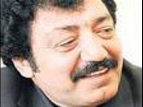 Müslüm Gürses - el uzatsam ellerine damar..