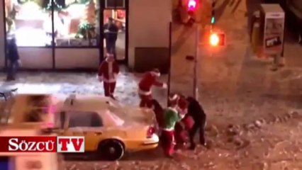 Noel babalar sokak kavgasında