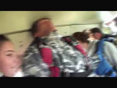 PERONNE: PREMIER SAUT DE MARINE ET ALIZEE AVEC MOI 4500 METRES