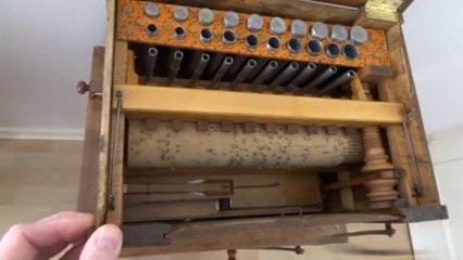 Perroquette Husson-Jacotel, Mirecourt restaurée par Cylindres, manivelles & Co