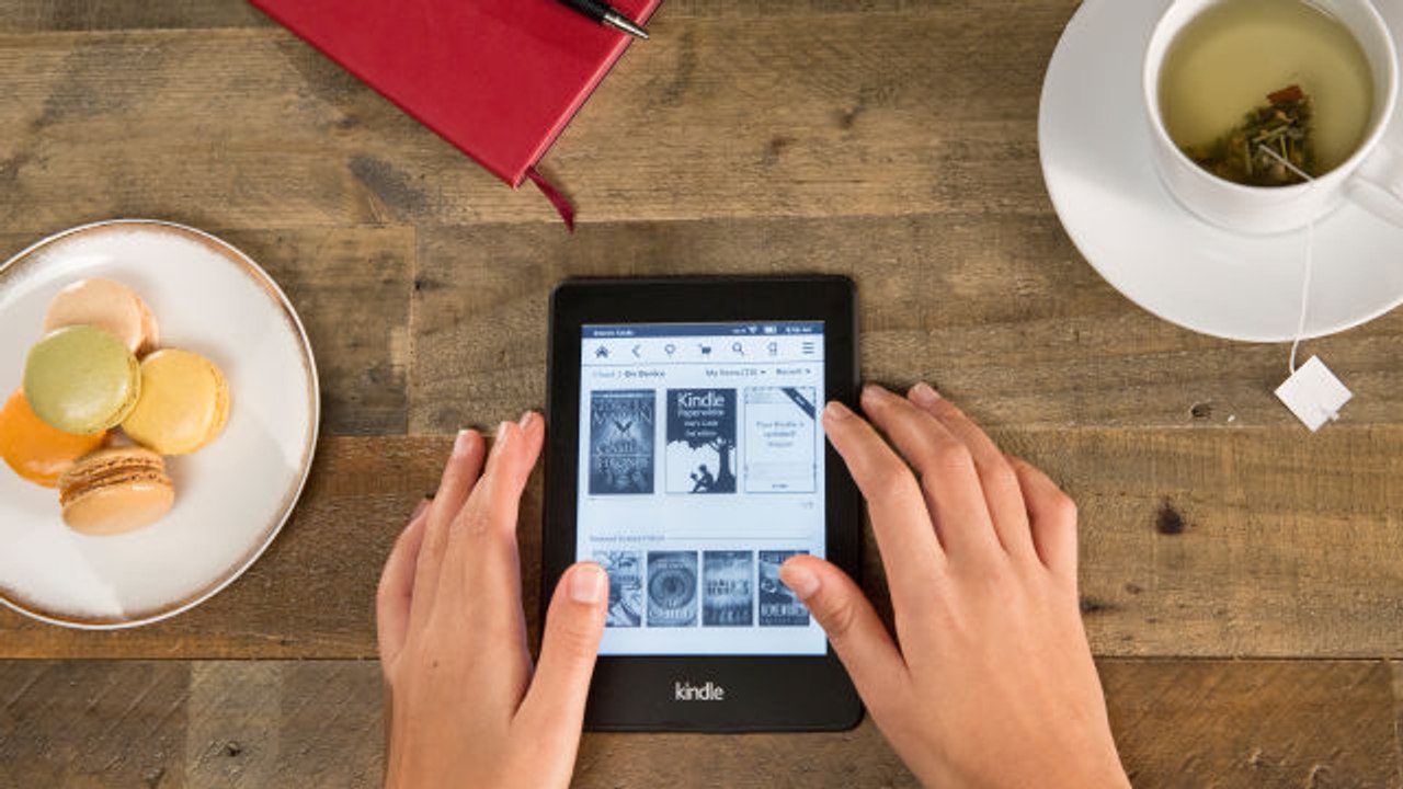 Gadget Lab - A Look at Amazon's Kindle Paperwhite