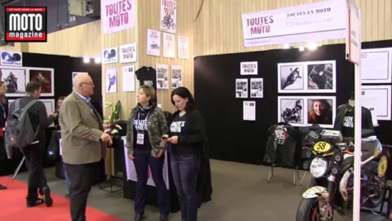 Les filles de "Toutes en moto" au Salon de la moto de Paris !