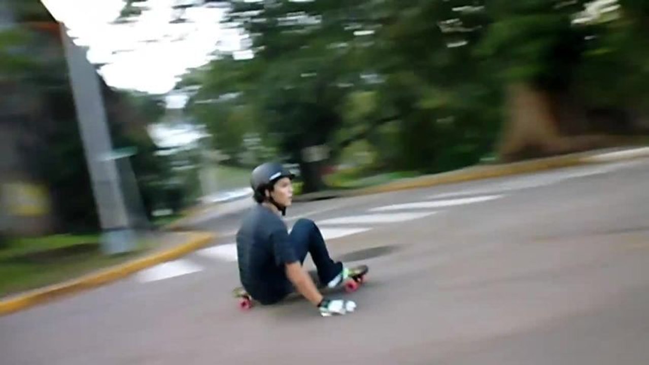 Longboarder percuté par une voiture