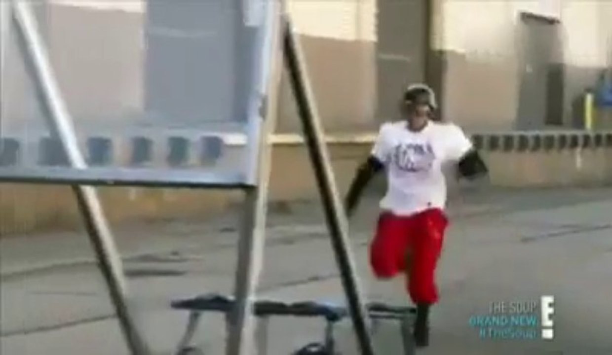 Gros fail pendant une tentative de record du monde où il veut traverser 10 vitres