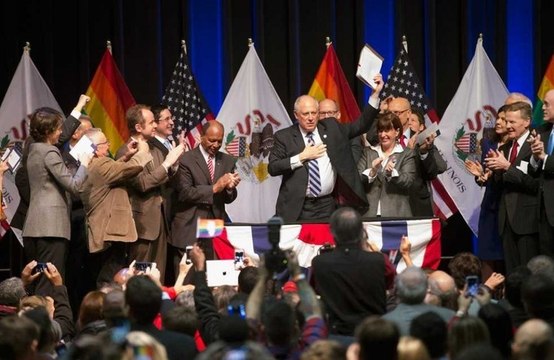 Illinois joins list of states to legalize gay marriage