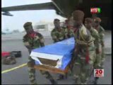 [Vidéo] L'arivée Soldats tués au Mali: les corps d'Ousmane Fall et Cheikh Tidiane Sarr