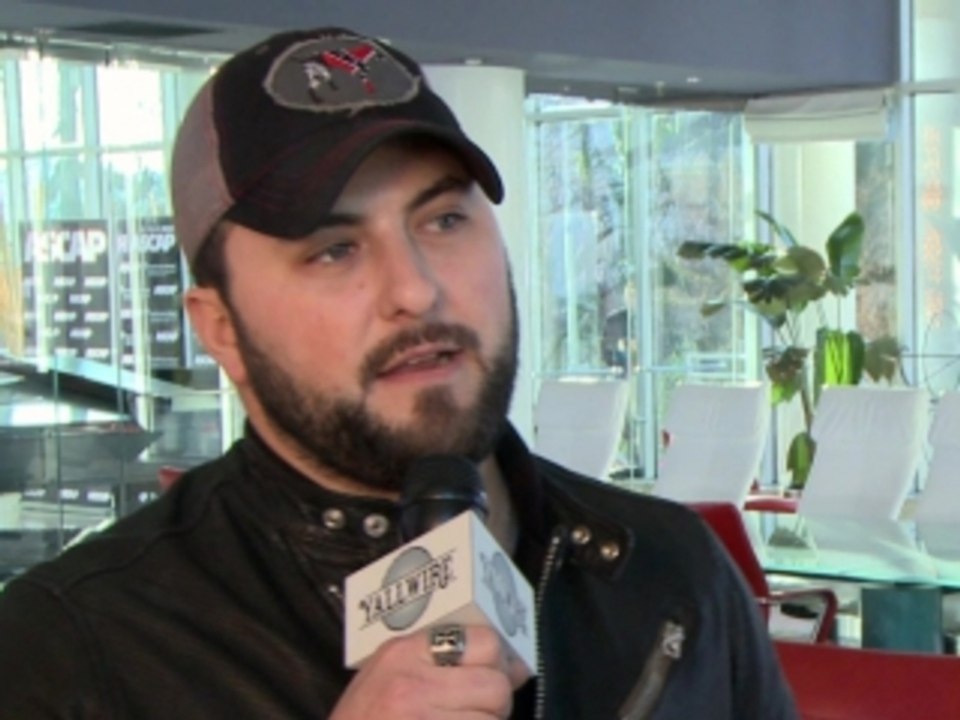 Tyler Farr - Goes Redneck Crazy!