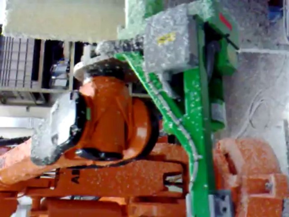 Video Erregi 2 Industriale robot usato revisionato ABB per tornitura tubi ricoperti in materiale termico